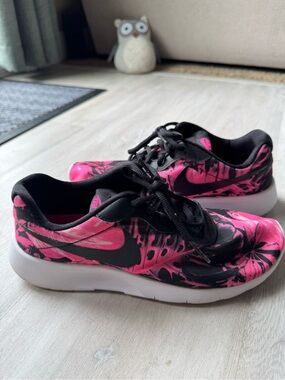 Nike Black and Pink Floral Print Trainers